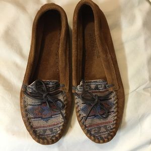 Minnetonka Moccasins - size 6. Like new!